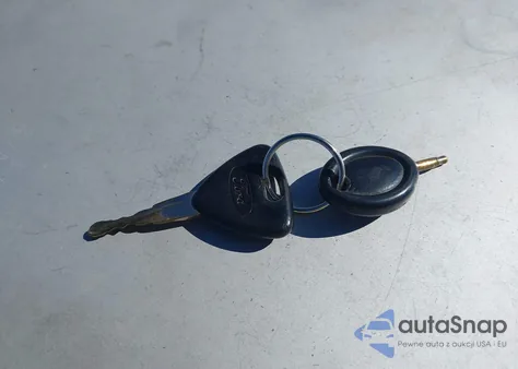 1993 Ford Escort Lx/Sport из США, поврежденный, VIN 1FAPP11JXPW353480